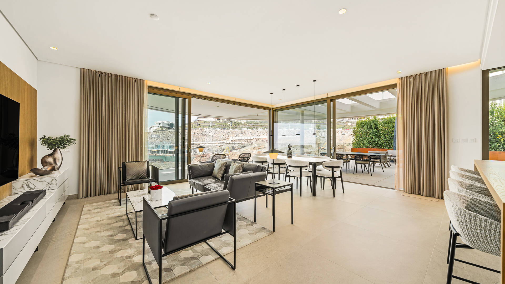 Fully Furnished Apartment with Panoramic Views at The View, La Quinta