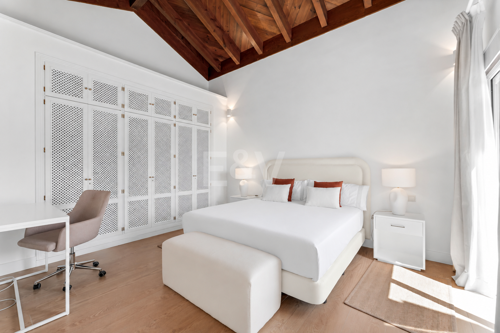 Fully Modernised Beachside Penthouse in Elviria