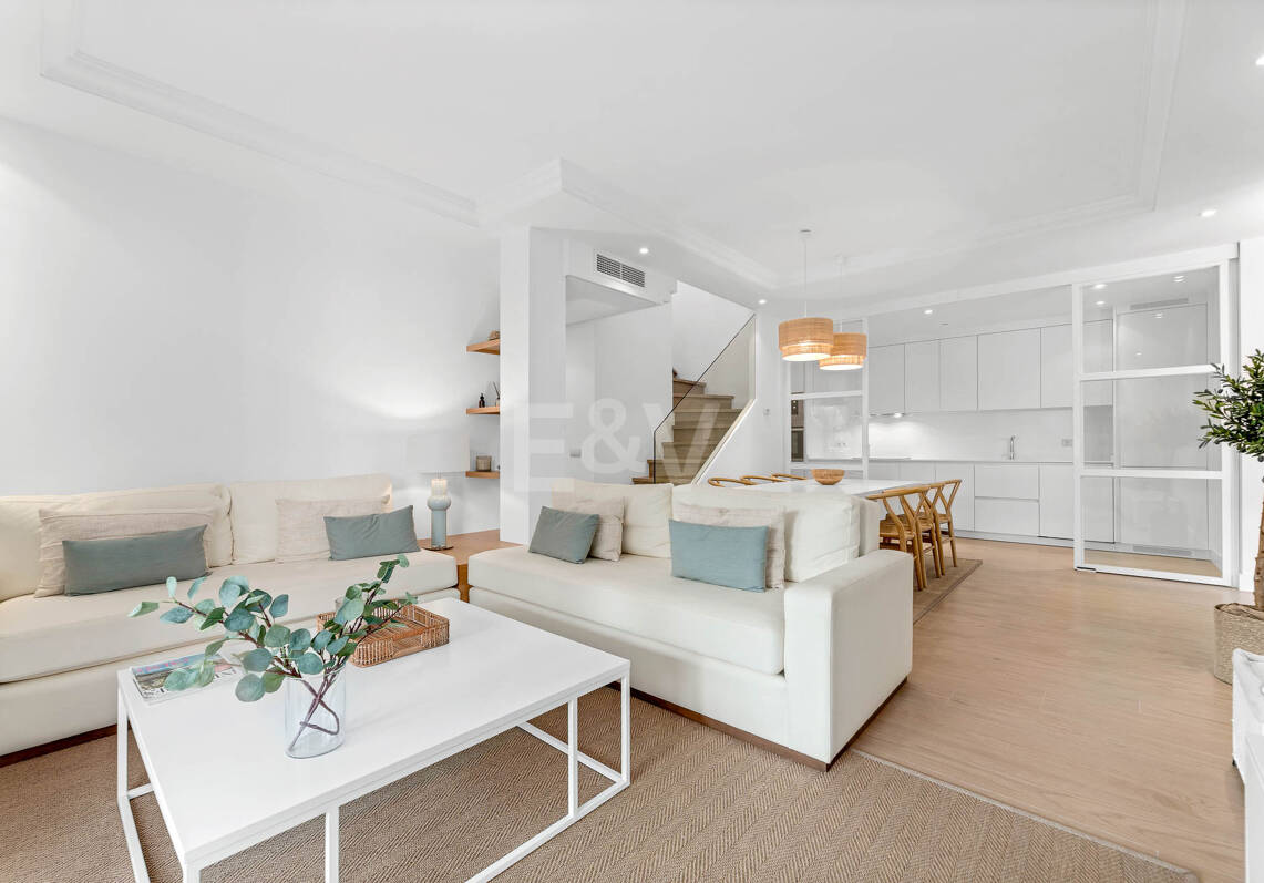 Fully Modernised Beachside Penthouse in Elviria