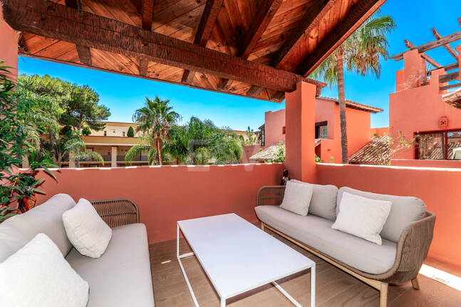 Fully Modernised Beachside Penthouse in Elviria