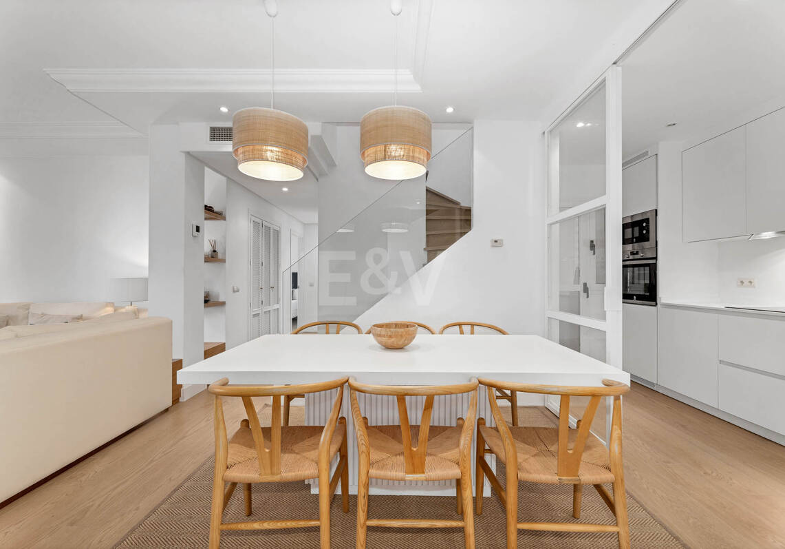 Fully Modernised Beachside Penthouse in Elviria