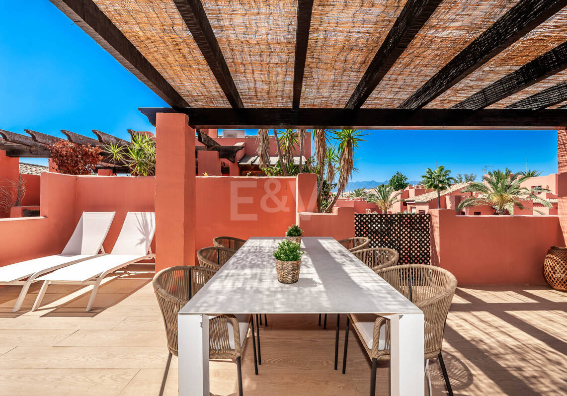 Fully Modernised Beachside Penthouse in Elviria