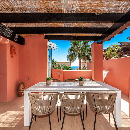 Fully Modernised Beachside Penthouse in Elviria