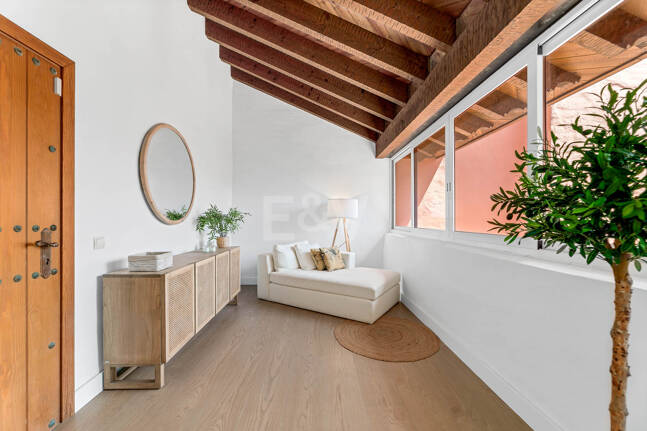 Fully Modernised Beachside Penthouse in Elviria