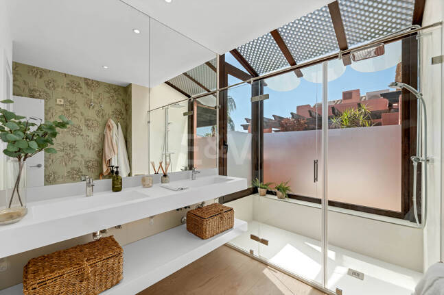 Fully Modernised Beachside Penthouse in Elviria