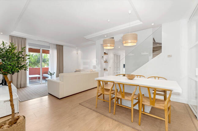 Fully Modernised Beachside Penthouse in Elviria