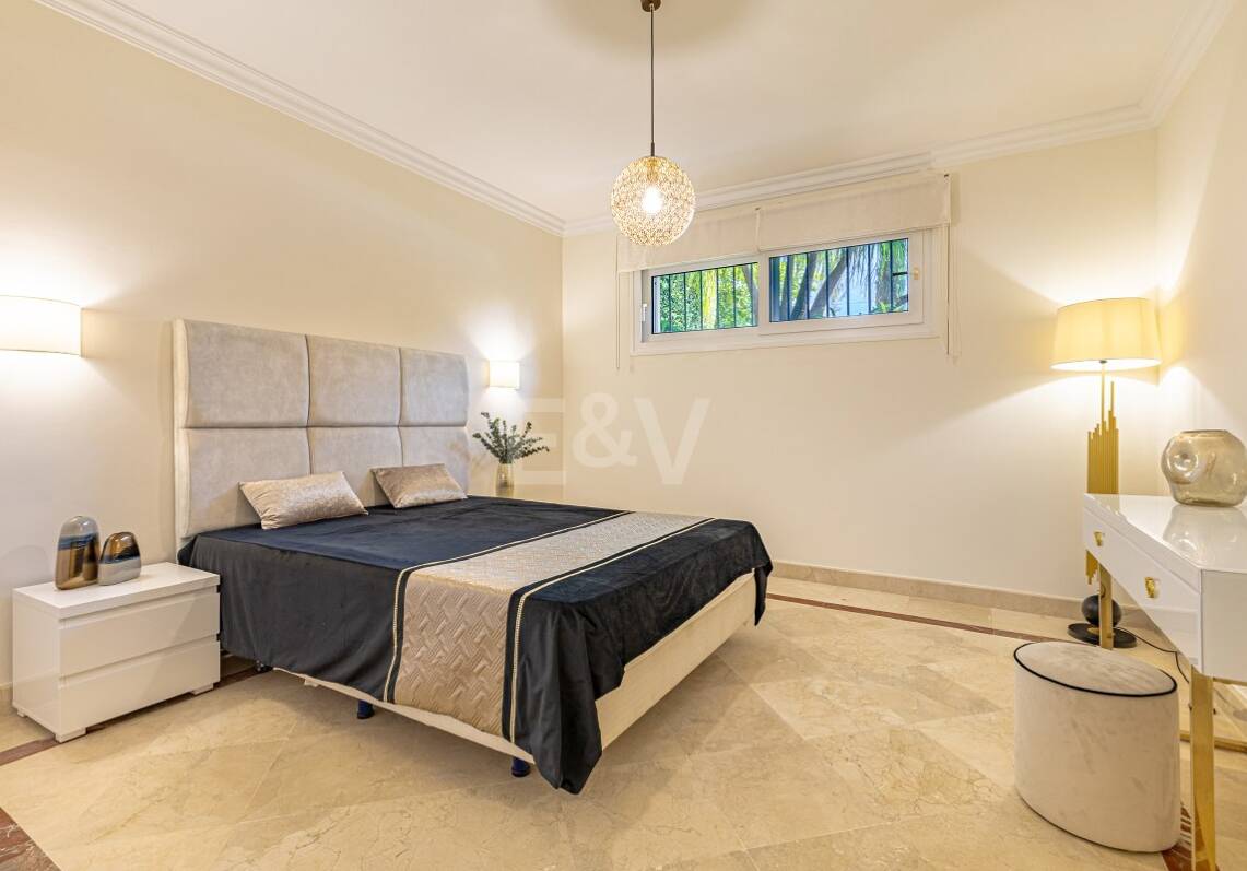 Luxurious Timeless Residence with Panoramic Sea Views in Los Flamingos