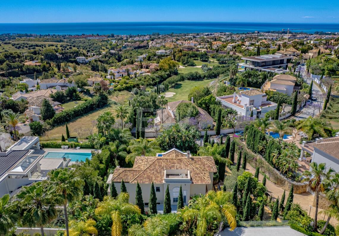 Luxurious Timeless Residence with Panoramic Sea Views in Los Flamingos