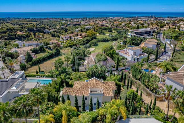 Luxurious Timeless Residence with Panoramic Sea Views in Los Flamingos
