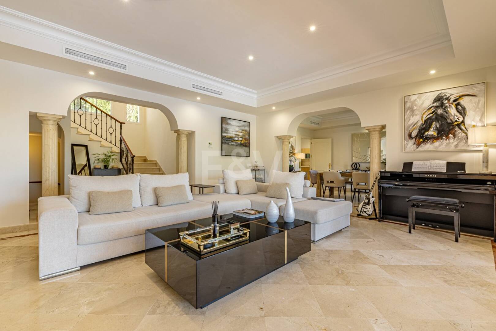 Luxurious Timeless Residence with Panoramic Sea Views in Los Flamingos