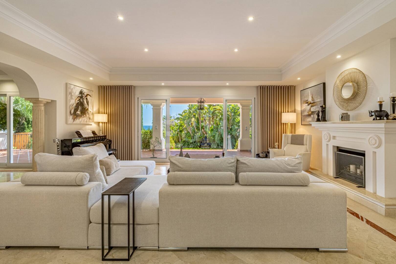 Luxurious Timeless Residence with Panoramic Sea Views in Los Flamingos
