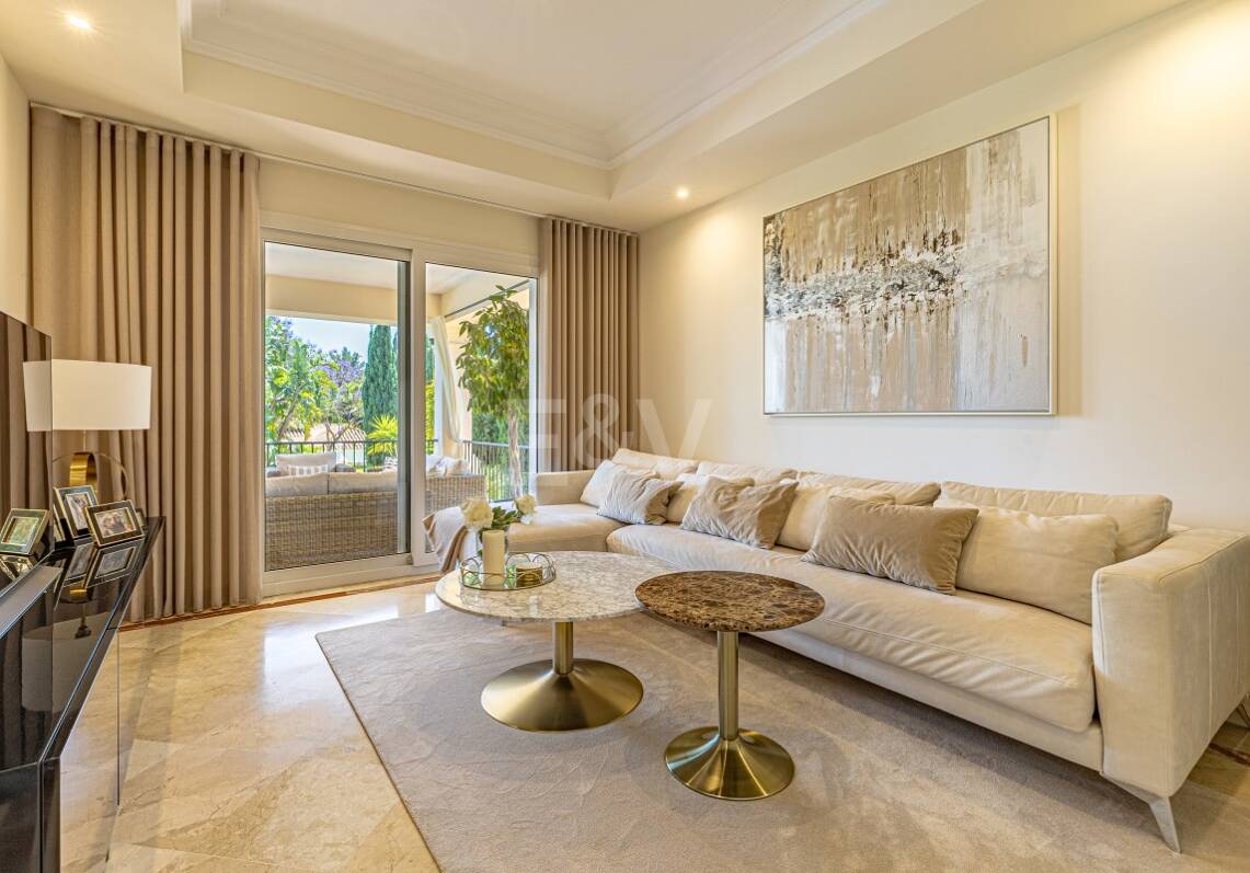 Luxurious Timeless Residence with Panoramic Sea Views in Los Flamingos