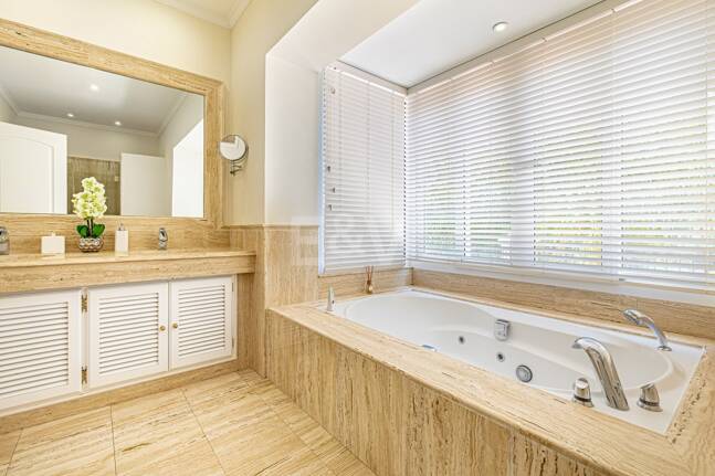 Luxurious Timeless Residence with Panoramic Sea Views in Los Flamingos