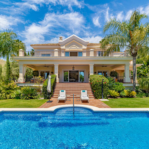 Luxurious Timeless Residence with Panoramic Sea Views in Los Flamingos
