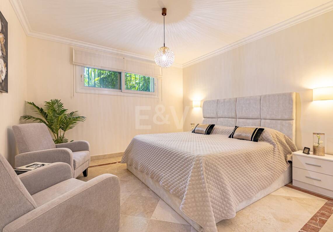 Luxurious Timeless Residence with Panoramic Sea Views in Los Flamingos