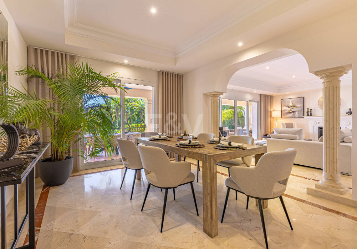 Luxurious Timeless Residence with Panoramic Sea Views in Los Flamingos