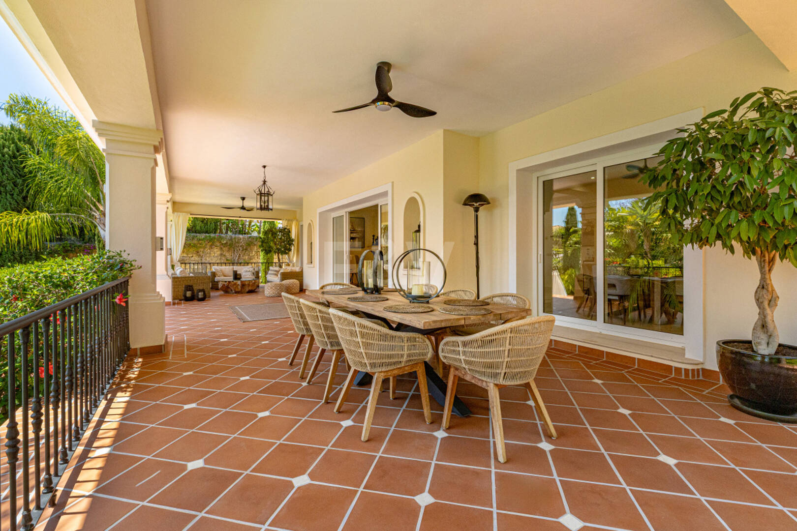 Luxurious Timeless Residence with Panoramic Sea Views in Los Flamingos