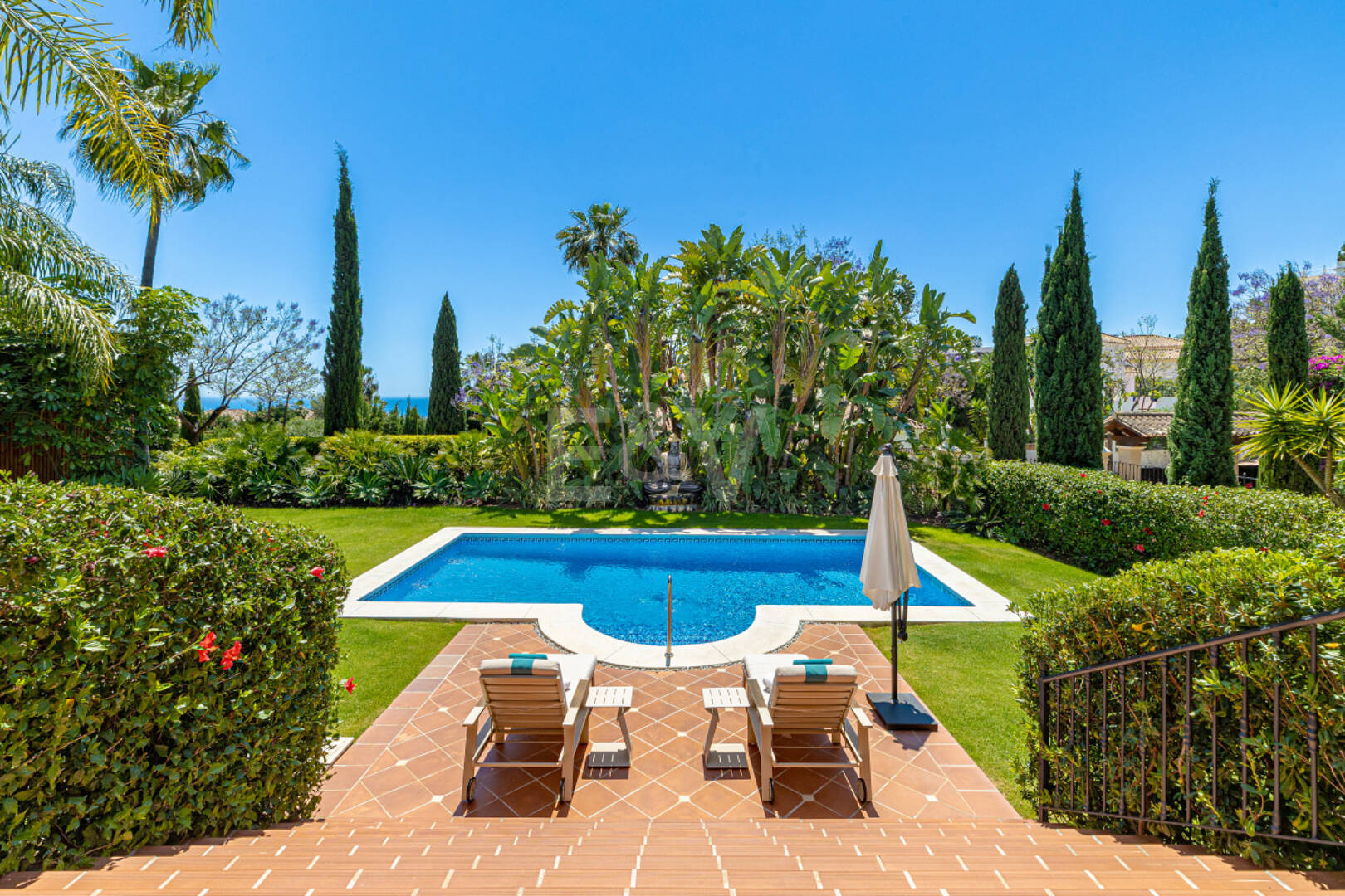 Luxurious Timeless Residence with Panoramic Sea Views in Los Flamingos