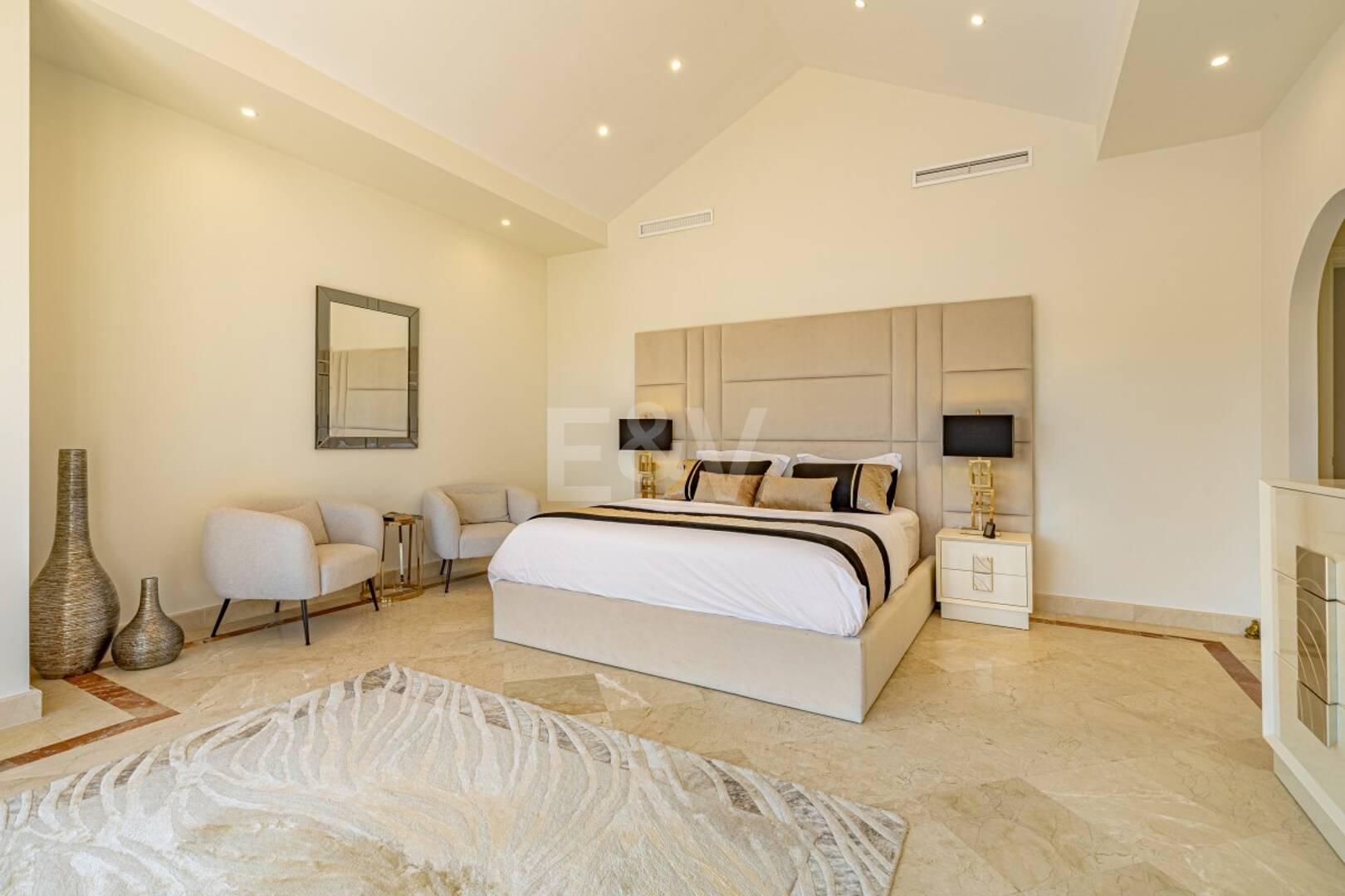 Luxurious Timeless Residence with Panoramic Sea Views in Los Flamingos