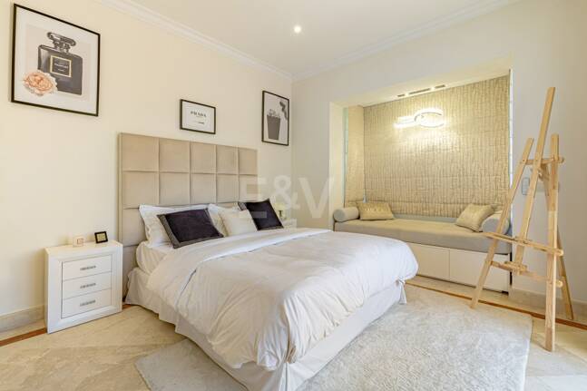 Luxurious Timeless Residence with Panoramic Sea Views in Los Flamingos