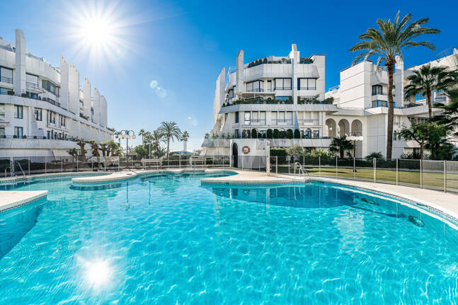 Magnifique penthouse avec piscine sur le toit Moments de la plage et de la vieille ville de Marbella