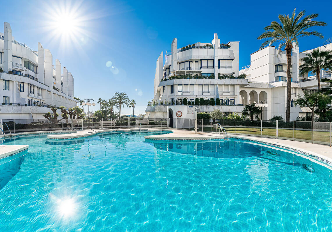 Magnifique penthouse avec piscine sur le toit Moments de la plage et de la vieille ville de Marbella