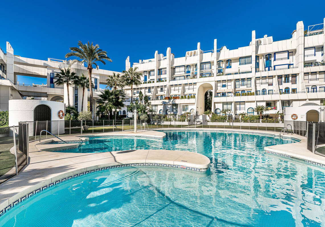 Magnifique penthouse avec piscine sur le toit Moments de la plage et de la vieille ville de Marbella