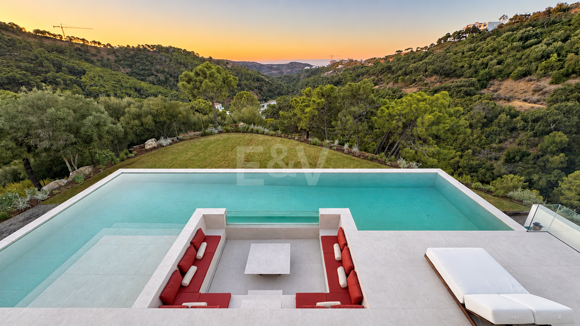 Moderna Villa de Lujo con Wellness Privado en Monte Mayor