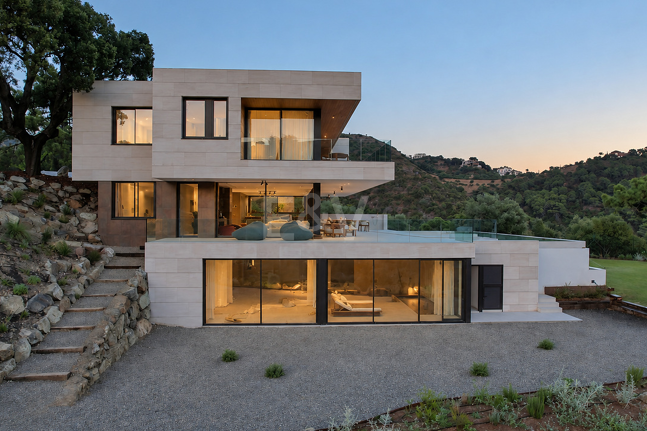 Moderna Villa de Lujo con Wellness Privado en Monte Mayor
