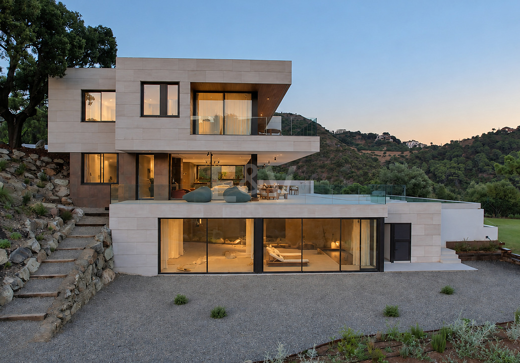 Moderna Villa de Lujo con Wellness Privado en Monte Mayor
