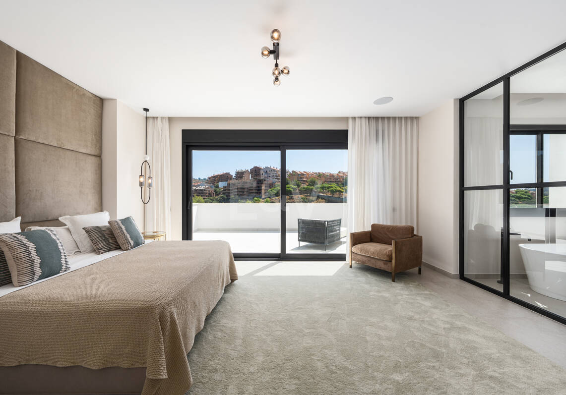 Villa Andrea - Chef-d'œuvre contemporain en première ligne de golf à Santa Maria Golf, Elviria