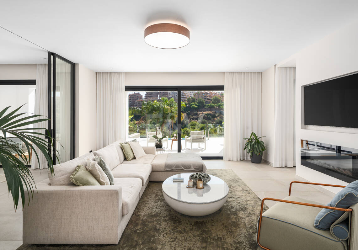 Villa Andrea - Chef-d'œuvre contemporain en première ligne de golf à Santa Maria Golf, Elviria