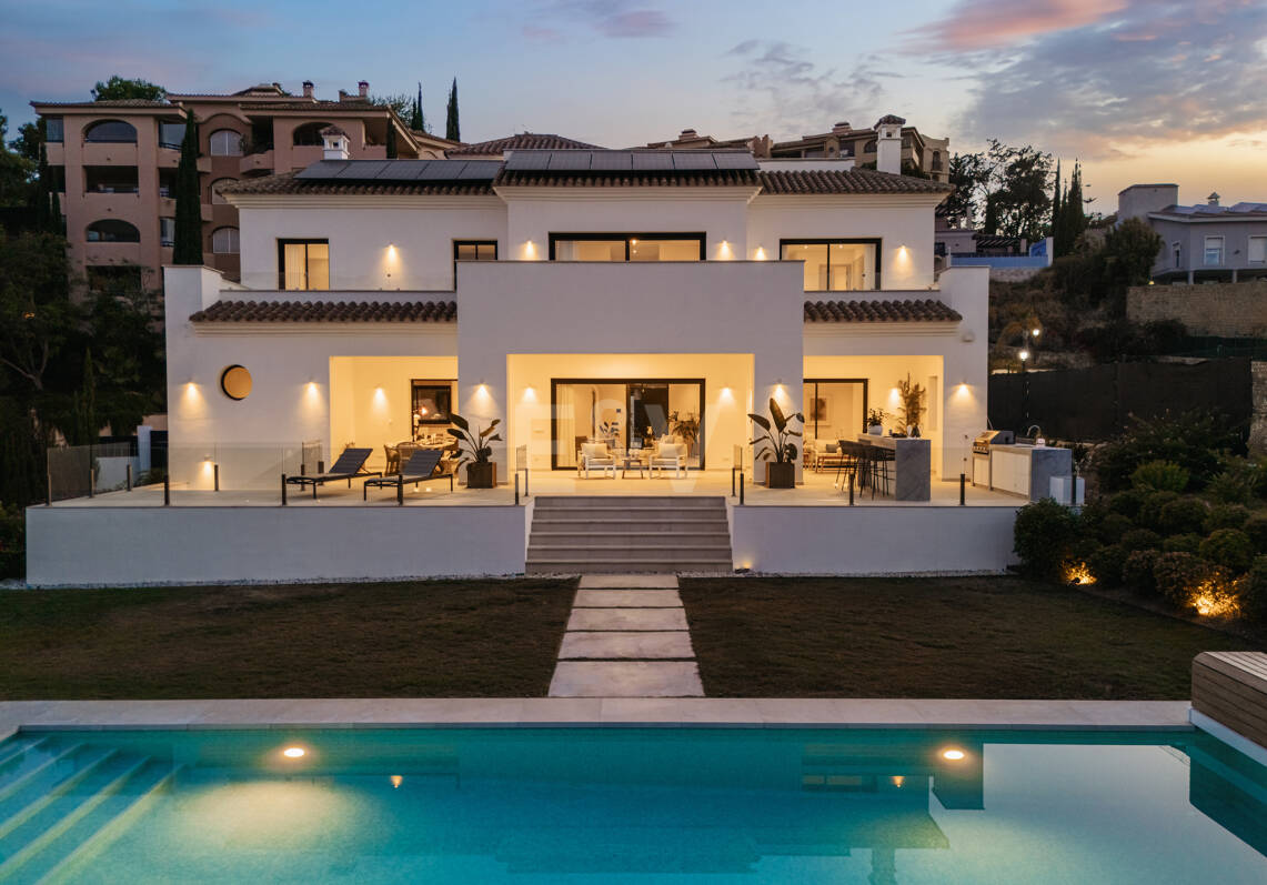 Villa Andrea - Chef-d'œuvre contemporain en première ligne de golf à Santa Maria Golf, Elviria