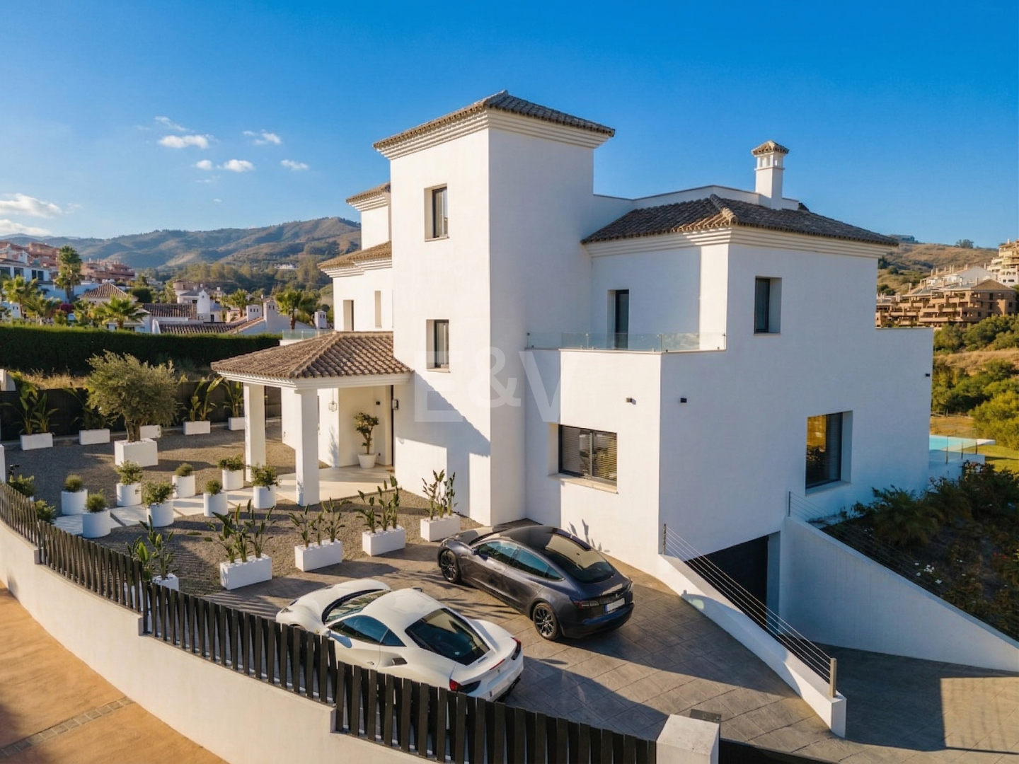 Villa Andrea - Chef-d'œuvre contemporain en première ligne de golf à Santa Maria Golf, Elviria