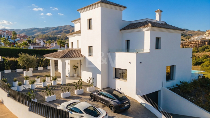 Villa Andrea - Chef-d'œuvre contemporain en première ligne de golf à Santa Maria Golf, Elviria