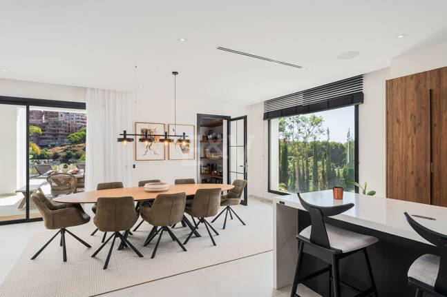 Villa Andrea - Chef-d'œuvre contemporain en première ligne de golf à Santa Maria Golf, Elviria