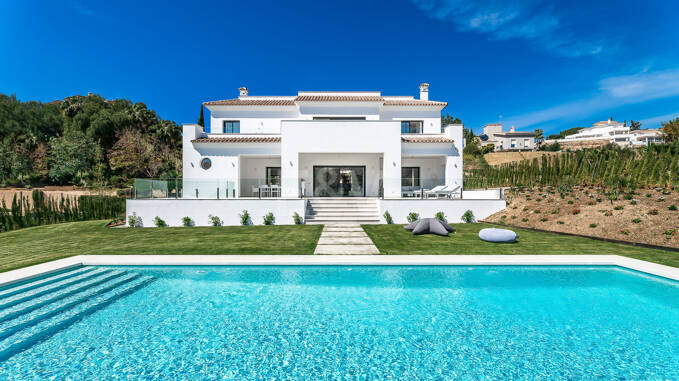 Villa Andrea - Chef-d'œuvre contemporain en première ligne de golf à Santa Maria Golf, Elviria