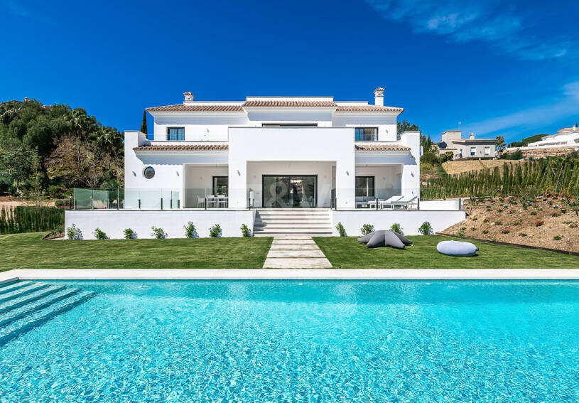 Villa Andrea - Chef-d'œuvre contemporain en première ligne de golf à Santa Maria Golf, Elviria