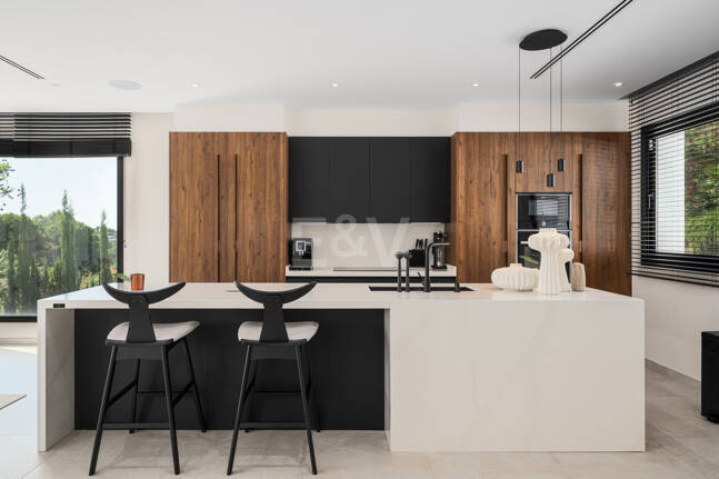 Villa Andrea - Chef-d'œuvre contemporain en première ligne de golf à Santa Maria Golf, Elviria