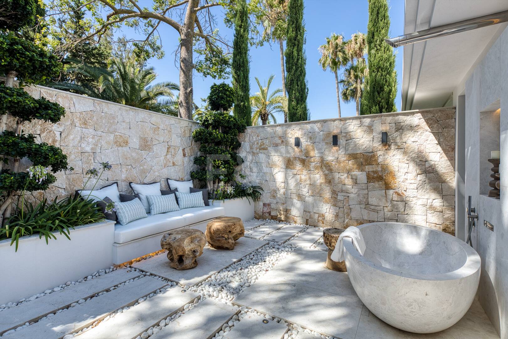Villa de lujo en primera línea de golf con spa privado y zonas de entretenimiento