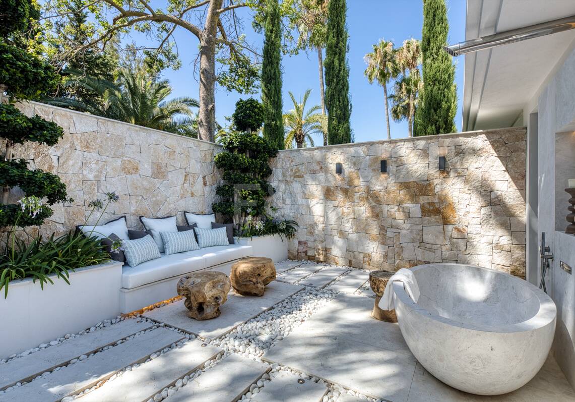 Villa de lujo en primera línea de golf con spa privado y zonas de entretenimiento