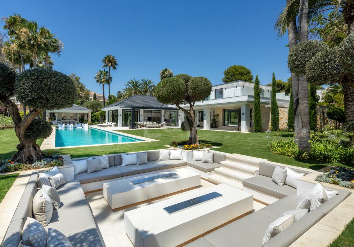 Villa de lujo en primera línea de golf con spa privado y zonas de entretenimiento