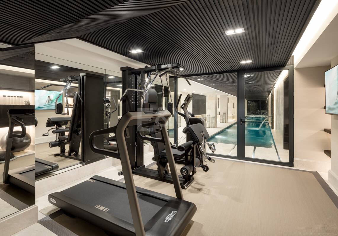 Villa de lujo en primera línea de golf con spa privado y zonas de entretenimiento