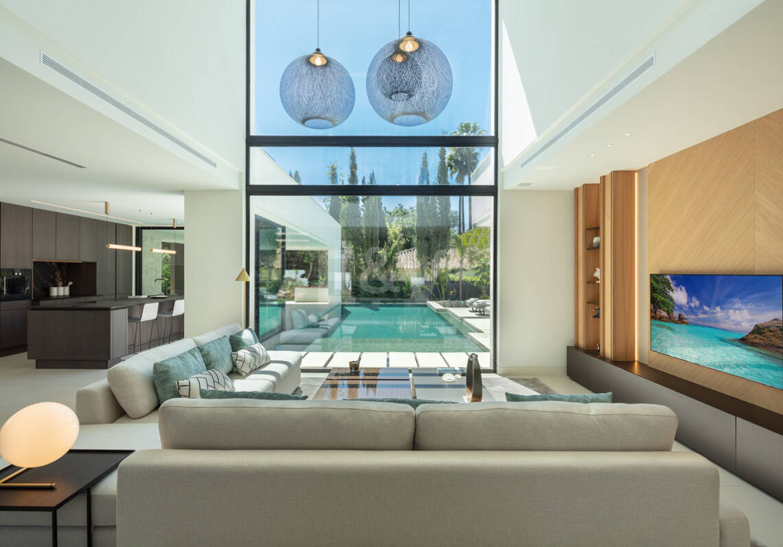 Villa de lujo con spa y piscina privados en Las Brisas, Nueva Andalucía