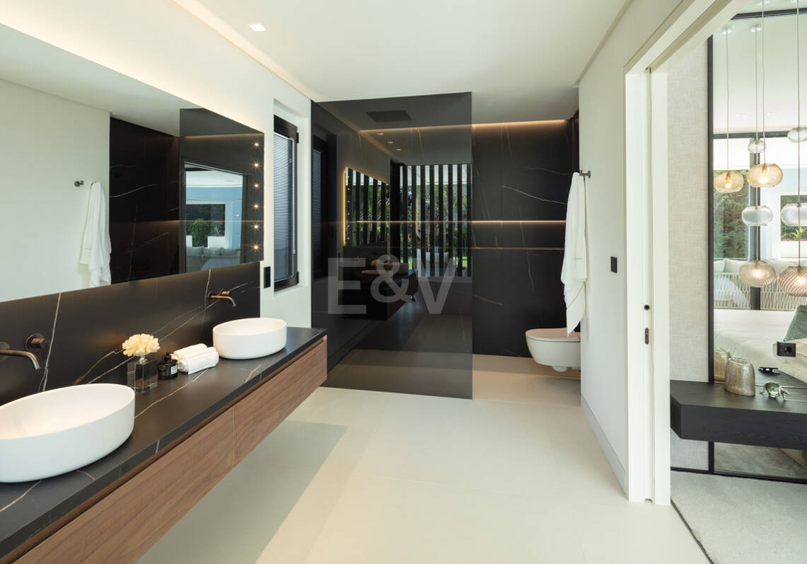 Villa de lujo con spa y piscina privados en Las Brisas, Nueva Andalucía