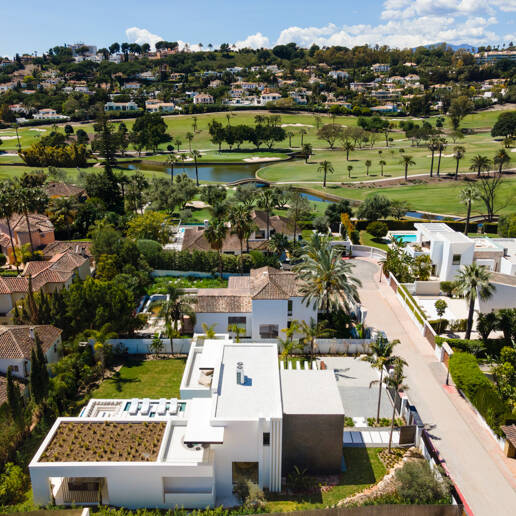 Villa de lujo con spa y piscina privados en Las Brisas, Nueva Andalucía