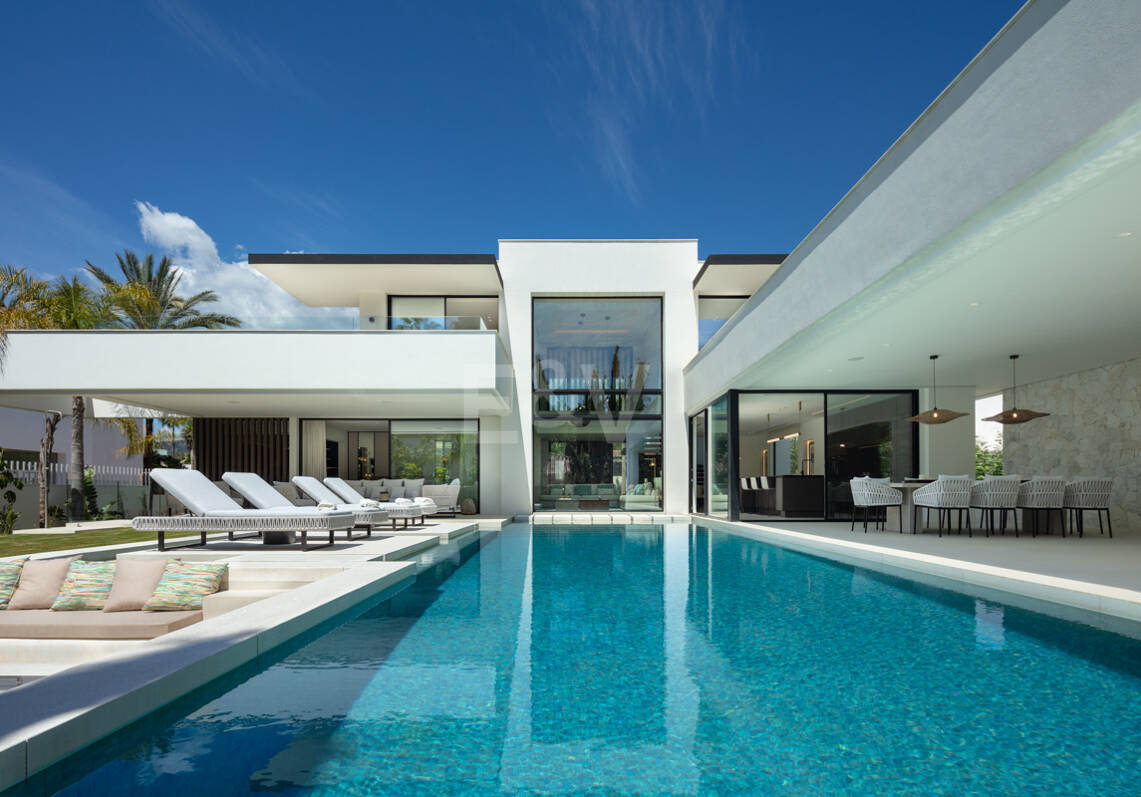 Villa de lujo con spa y piscina privados en Las Brisas, Nueva Andalucía