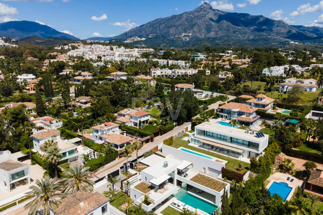 Villa de lujo con spa y piscina privados en Las Brisas, Nueva Andalucía