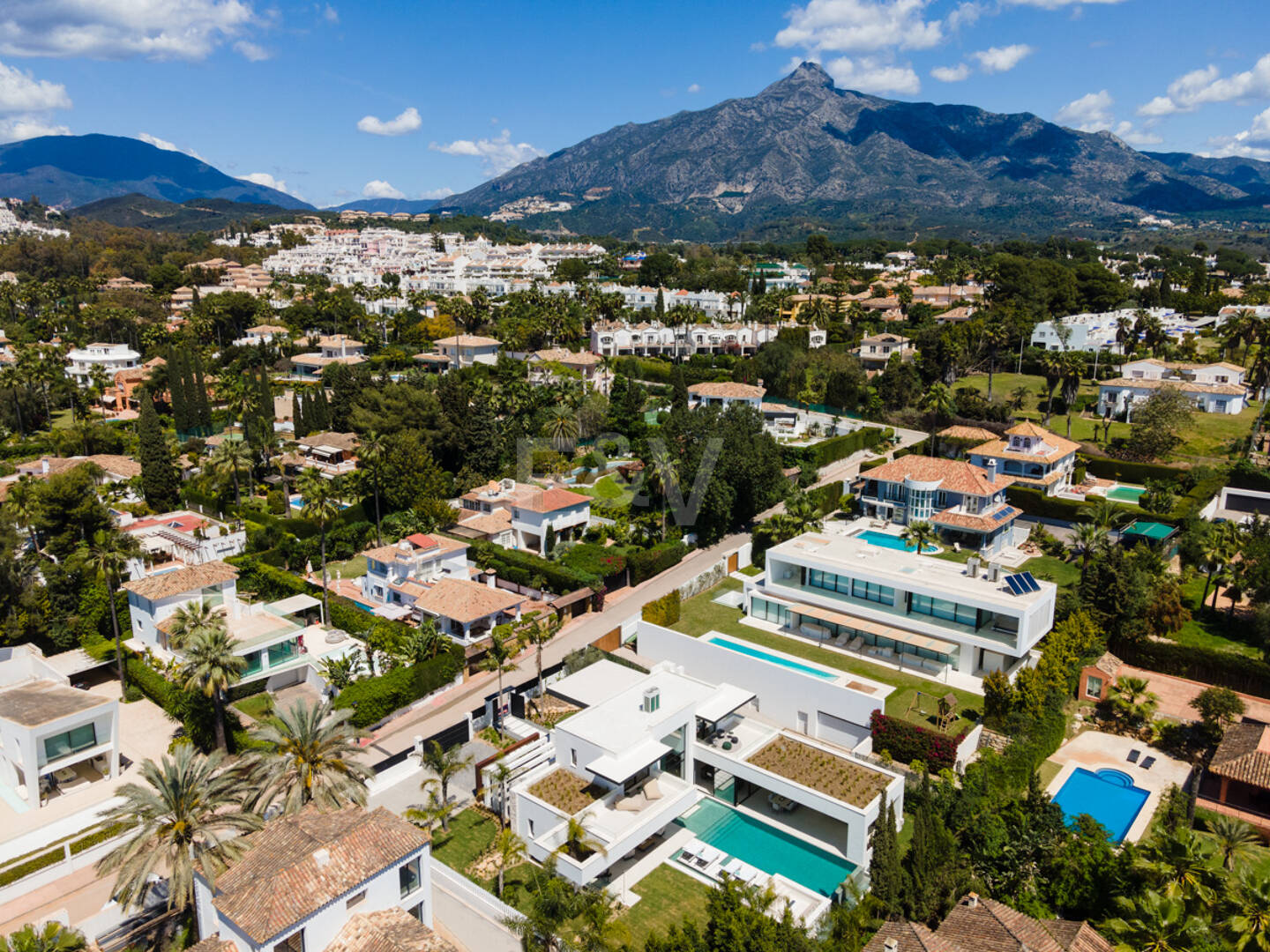 Villa de lujo con spa y piscina privados en Las Brisas, Nueva Andalucía