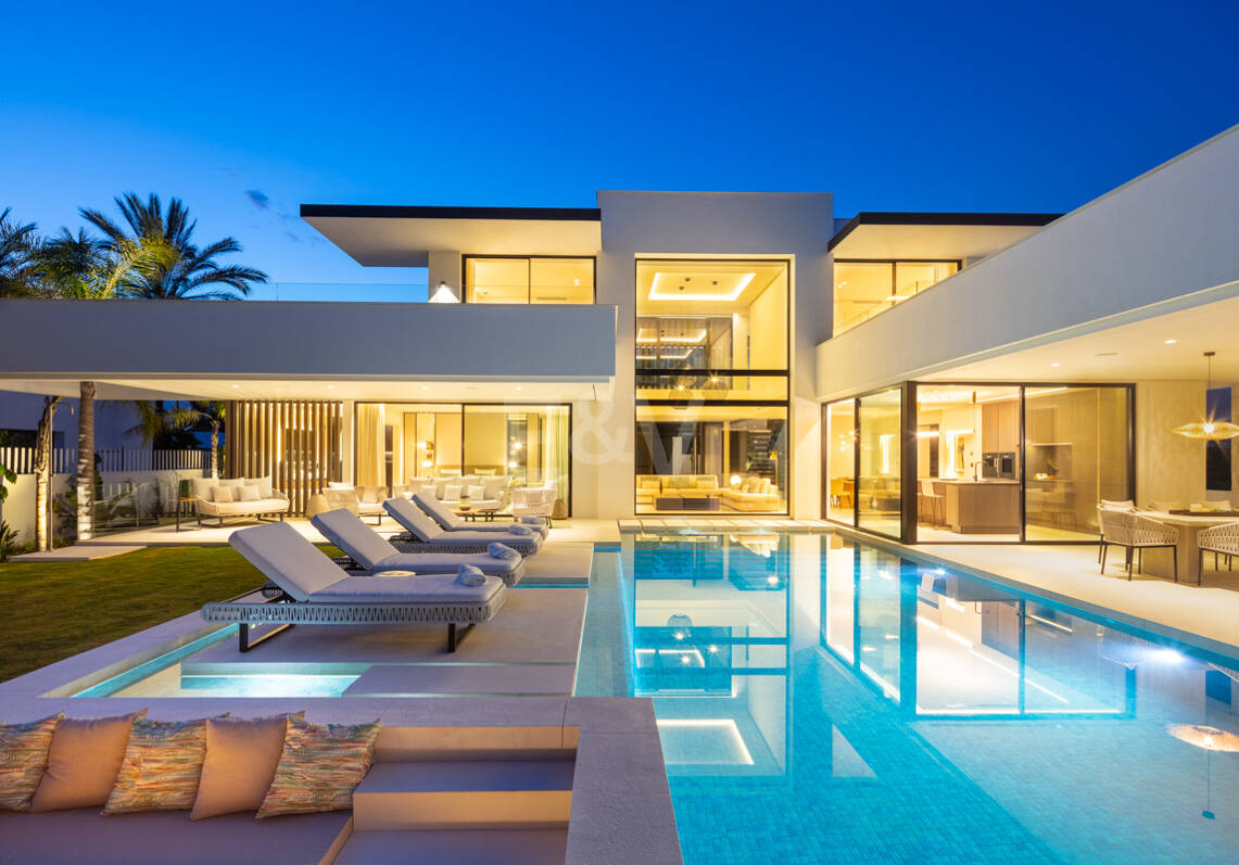 Villa de lujo con spa y piscina privados en Las Brisas, Nueva Andalucía